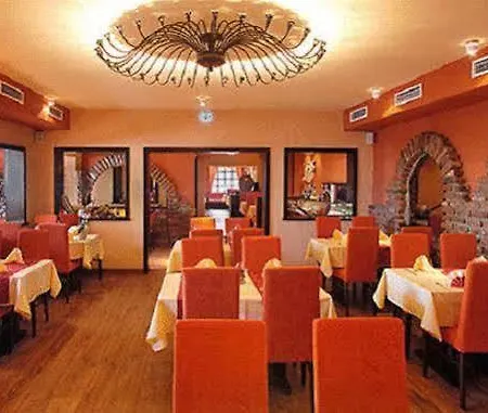 Restaurant Alexander Gmbh בון